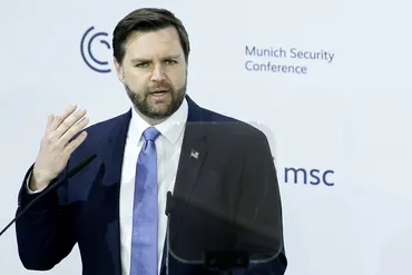 バンス米副大統領とヴォロディミール·ゼレンスキーウクライナ大統領が日(現地時間)、ドイツのミュンヘンで会談し、終戦案について話し合った。これは日、ドナルド·トランプ米大統領がロシアのプー