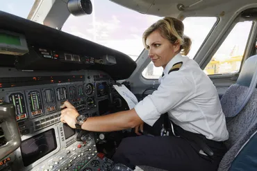 空のジェンダー格差に変化?女性パイロットが増加の兆し
