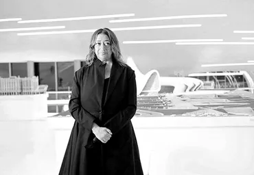 ザハ・ハディッドとはどんな建築家?プリツカー賞を受賞したアンビルドの女王