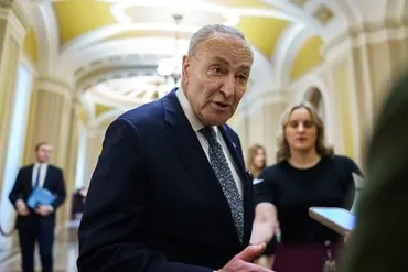 米政府閉鎖、ぎりぎり回避つなぎ予算案が議会通過:時事ドットコム