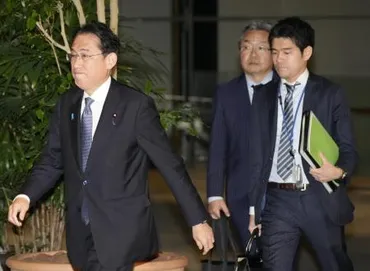 大型サイド」首相秘書官更迭と内閣支持率 足引っ張った長男 ...