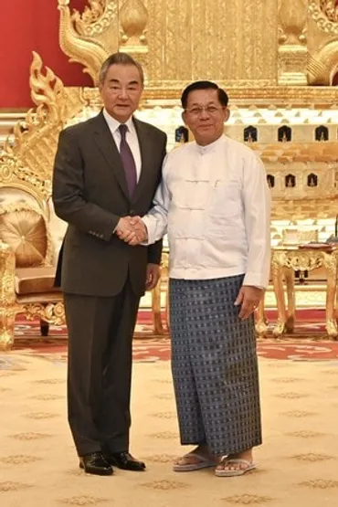ミャンマー情勢安定促す中国外相、国軍トップと会談：時事ドットコム