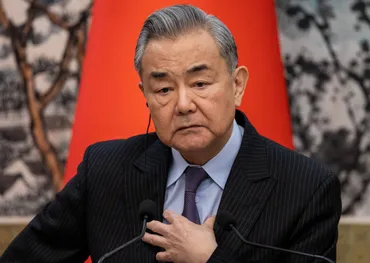 プーチン大統領と中国外相が会談、王氏「中ロ関係は拡大・深化」