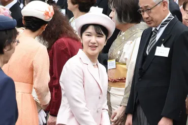 愛子さま園遊会で前を歩かれる紀子さまとの゛間隔が空いていた゛理由【年ベストスクープ】