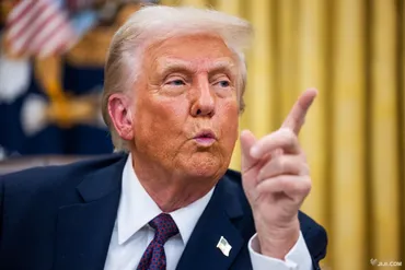 中国に10%関税検討EUにも言及、貿易赤字問題視―トランプ氏:時事ドットコム