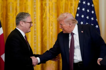 トランプ米大統領、英国と「素晴らしい貿易協定」締結へ