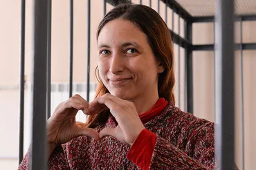 反戦アーティスト、スコチレンコさんの7年実刑判決とは？ ロシアの言論弾圧を問う？アレクサンドラ・スコチレンコさんの逮捕と健康悪化、ロシアの反戦運動弾圧