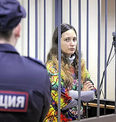 芸術家に禁錮7年ウクライナ侵攻後、反戦ビラロシア:朝日新聞
