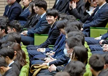 悠仁さまの筑波大学進学と多岐にわたる準備とは？（大学生活、警備、免許取得など）悠仁さま、筑波大学進学に向けた準備と新たな一歩
