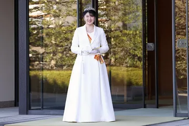 皇室ファッションに見る、時代と想い：雅子さま、美智子さま、愛子さまの装いの変遷を紐解く？天皇皇后両陛下と愛子さまの華麗なる装いを振り返る