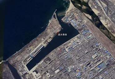 北朝鮮新型駆逐艦進水失敗、金正恩氏激怒？その背景と影響とは？北朝鮮海軍力強化の象徴、進水式での悲劇