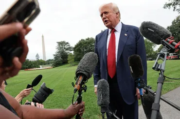 トランプ前大統領と『雇用統計』解任劇の真相？アメリカ経済への影響は？（2025年7月速報）FRBパウエル議長解任要求と市場の反応を徹底解説