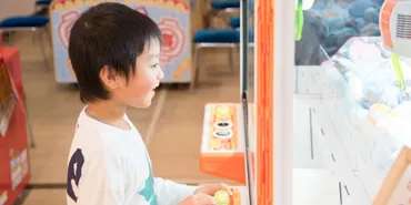 小学生だけでゲーセン」悩める親たち 法的にはセーフだけど、トラブル懸念 