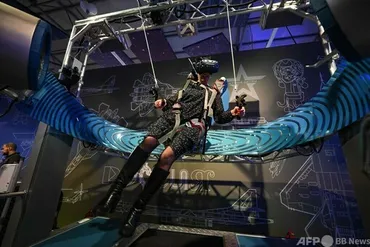ロシアエキスポ」 国防省パビリオンで戦闘機をVR体験 写真18枚 国際ニュース:AFPBB News