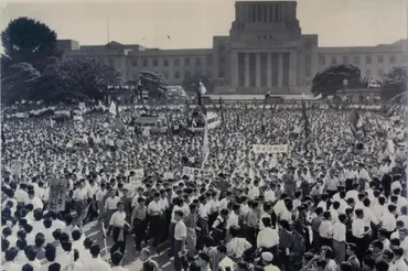 岸信介と安倍晋三：日米安保条約改定と家族の絆？60年の時を超えて!!