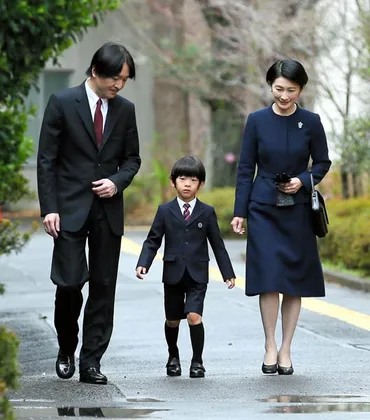 秋篠宮ご夫妻とともに、お茶の水女子大学付属幼…：秋篠宮家 悠仁さま 写真特集：時事ドットコム