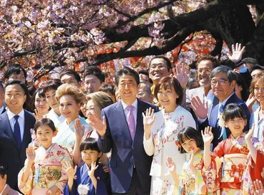 コロナ対策・モリカケ・桜…疑惑や難題積み残し 安倍首相辞任表明に関係者ら困惑：東京新聞 TOKYO Web