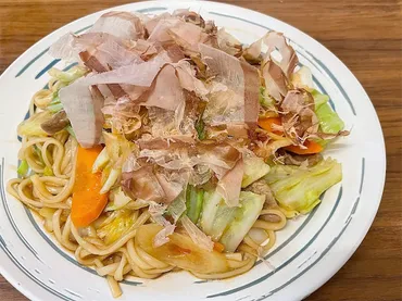 リュウジレシピ】「至高の焼きうどん」作ってみた！゛特製しょうゆダレ×大量かつお節゛がウマさの秘密♡ 