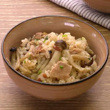 3合炊き炊飯器で! 梅と豚肉のさっぱり炊き込みご飯のレシピ動画・作り方