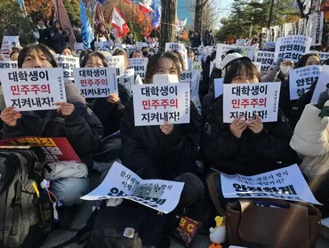 尹大統領の弾劾を」 訴追案巡り、韓国国会前で15万人がデモ 