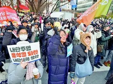 韓国大統領の弾劾可決/市民連日デモ 国会動かす/尹氏職務停止 首相が代行